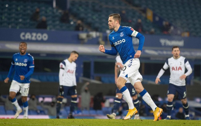 湾赛次轮的 湾赛次轮的